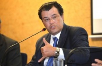 Dois ministros pedem demissão à presidente