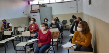 Moradores podem fazer curso de fabricação de ovos de chocolate