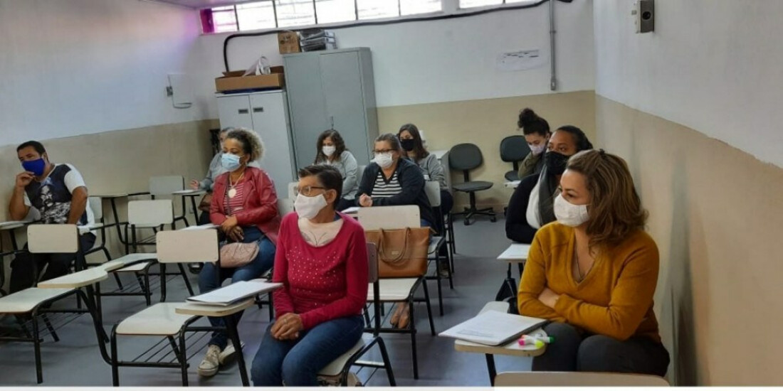 Moradores podem fazer curso de fabricação de ovos de chocolate