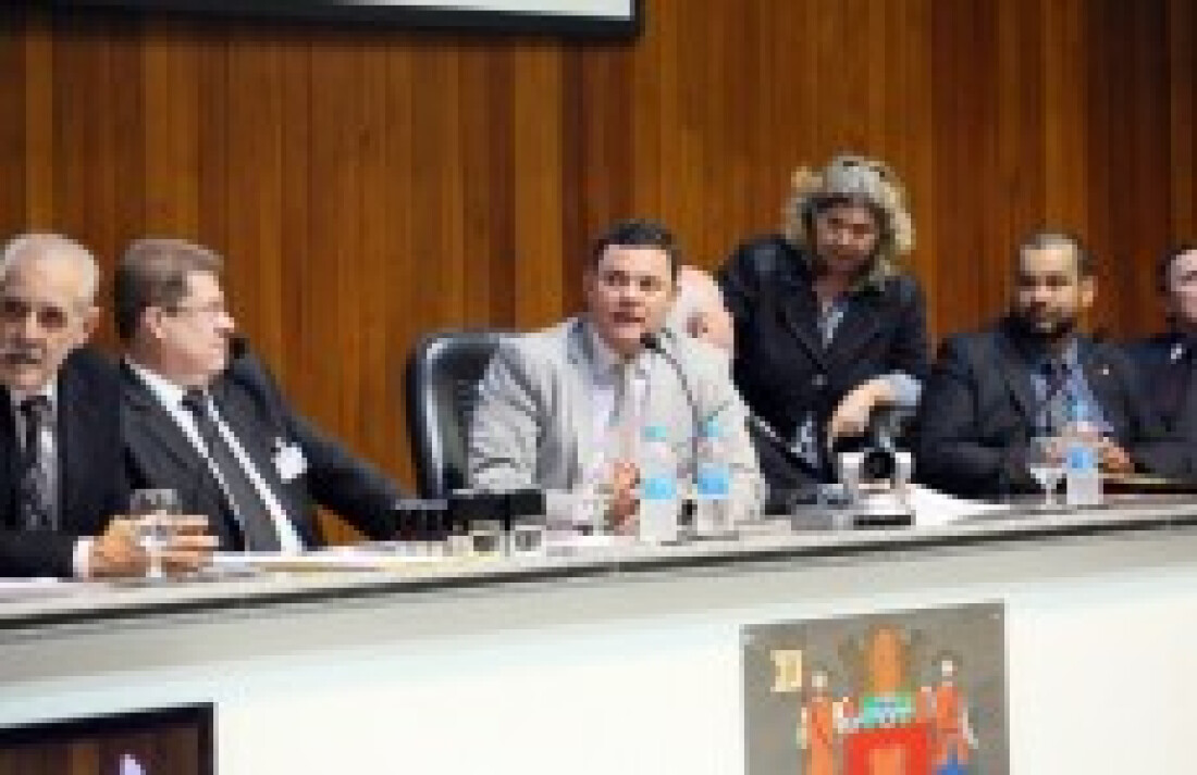 Aposentadoria de diretoras será discutida