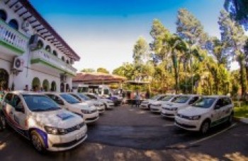 Izidro entrega onze veículos à Prefeitura