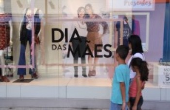 Comércio prevê aumento de apenas 10% para Dia das Mães