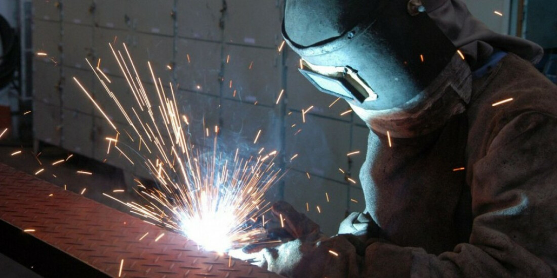 Produção industrial fecha 2021 com alta em 9 de 15 locais pesquisados