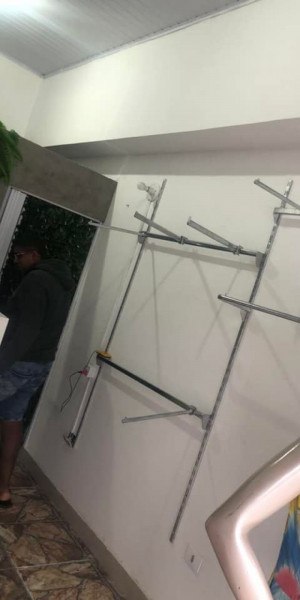 Comerciante tem prejuízo após furto em loja