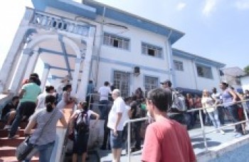 Manifestação dos professores reivindica reajuste salarial