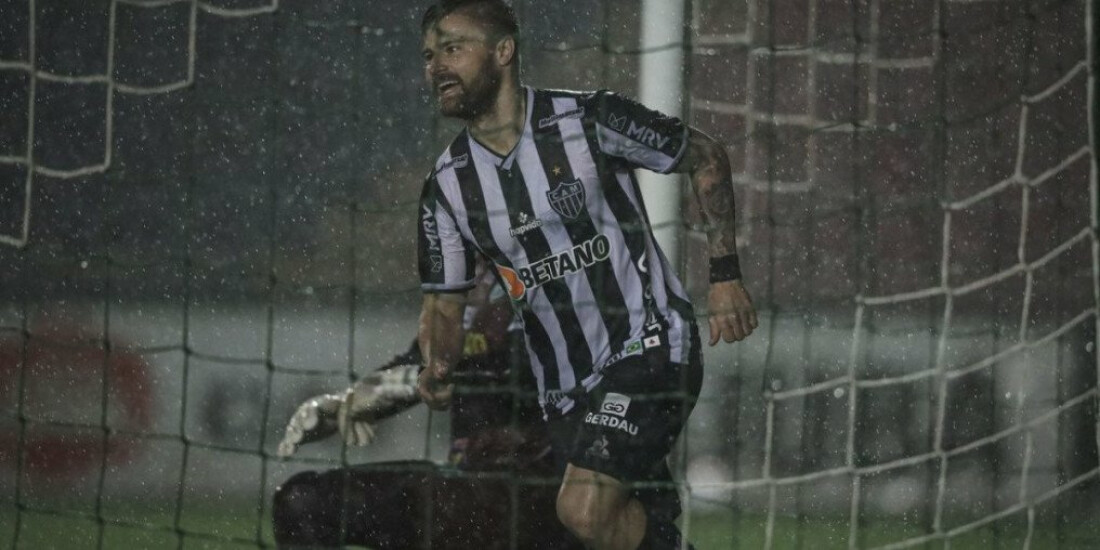 Mineiro: Atlético-MG mostra força e goleia Uberlândia
