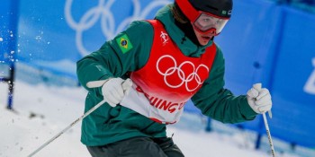 Brasil estreia na Olimpíada de Inverno com esquiadora Sabrina Cass