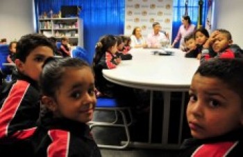 Alunos da rede municipal de ensino agradecem Mamoru