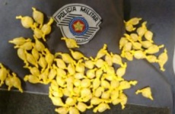 PM apreende drogas na Vila Cecília