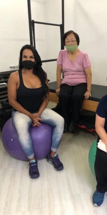 Flexibilidade e resistência de idosos aumentam com pilates