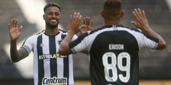 Botafogo sela primeira vitória no Carioca ao bater Bangu por 2 a 0