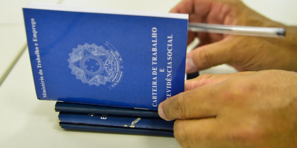 Governo vai priorizar criação de empregos em 2022, diz presidente