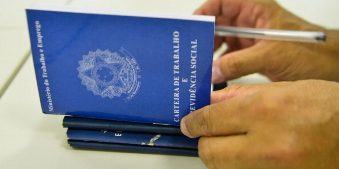 Governo vai priorizar criação de empregos em 2022, diz presidente