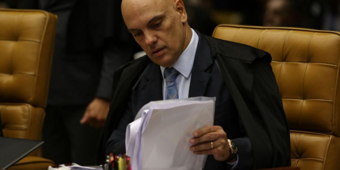 Alexandre de Moraes determina depoimento presencial do presidente