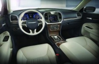 Chrysler comemora 90 anos e prepara 300C para o Brasil