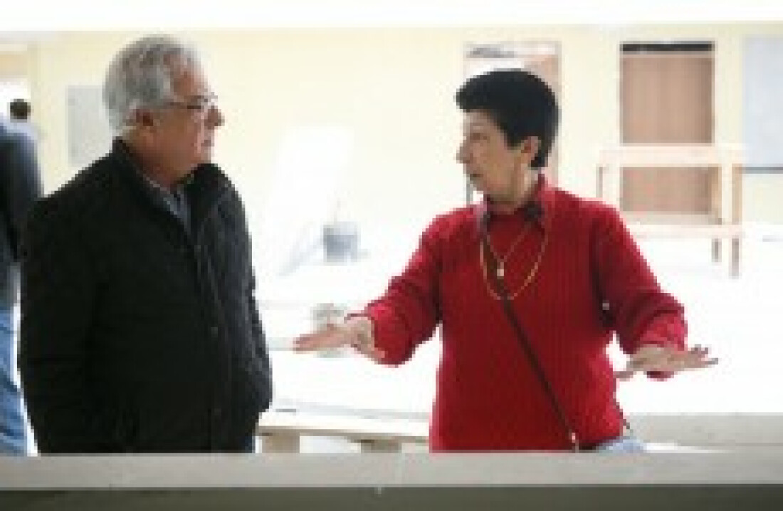 Marcos Borges vistoria construção de escola