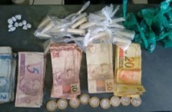 jovem é detiDa com drogas: