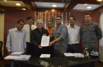 Prefeitura firma convênio e terá base dos bombeiros