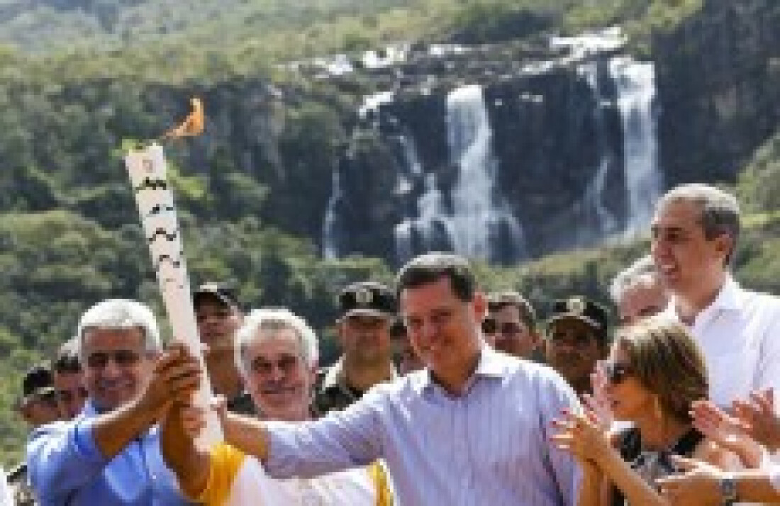 Tocha olímpica passa pelas primeiras cidades brasileiras