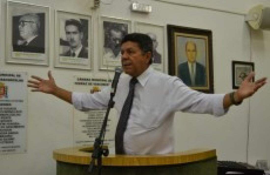 Juracy faz denúncia sobre falta de médicos