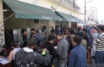 Eleitores lotam cartórios para regularizar título