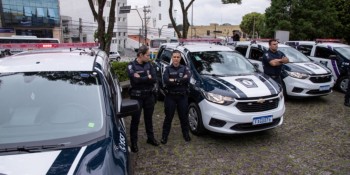 Prefeitura entrega oito novas viaturas da Guarda Municipal