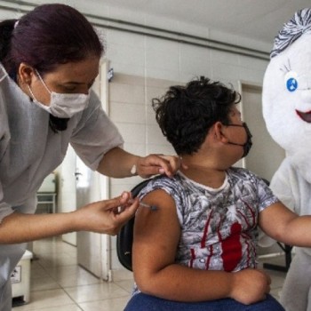 Saúde inicia vacinação de crianças de 11 anos sem comorbidades