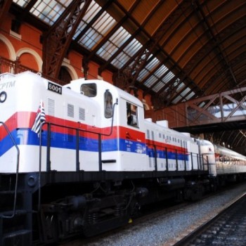 Expresso Turístico faz 1ª viagem após dois anos