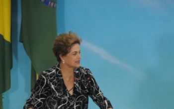 'Não vou para debaixo do tapete', afirma presidente