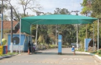 Suspeito morre ao trocar tiros com PM em hospital