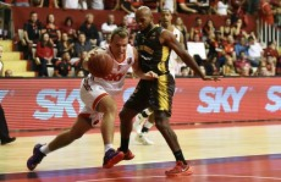 Larry é dúvida para jogo contra o Fla