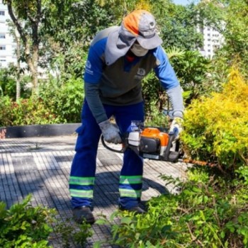 Praça João Antônio Batalha recebe serviços