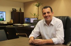 Mogi avança na contramão da crise