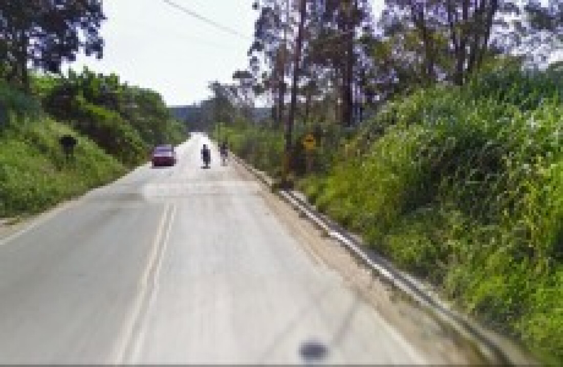 Motociclista morre ao bater em ônibus