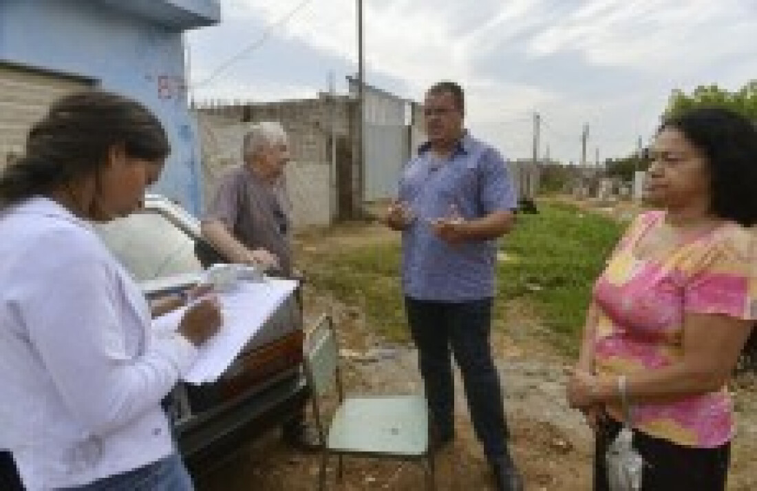 Prefeitura faz cadastro de famílias do Raspadão