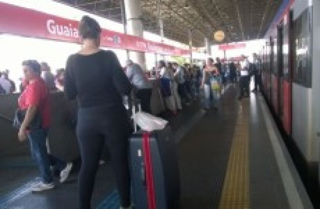 Greve é cancelada e serviços funcionam nas linhas 11 e 12