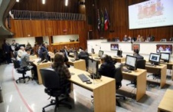 Vereador critica secretaria ao não entrar em escola