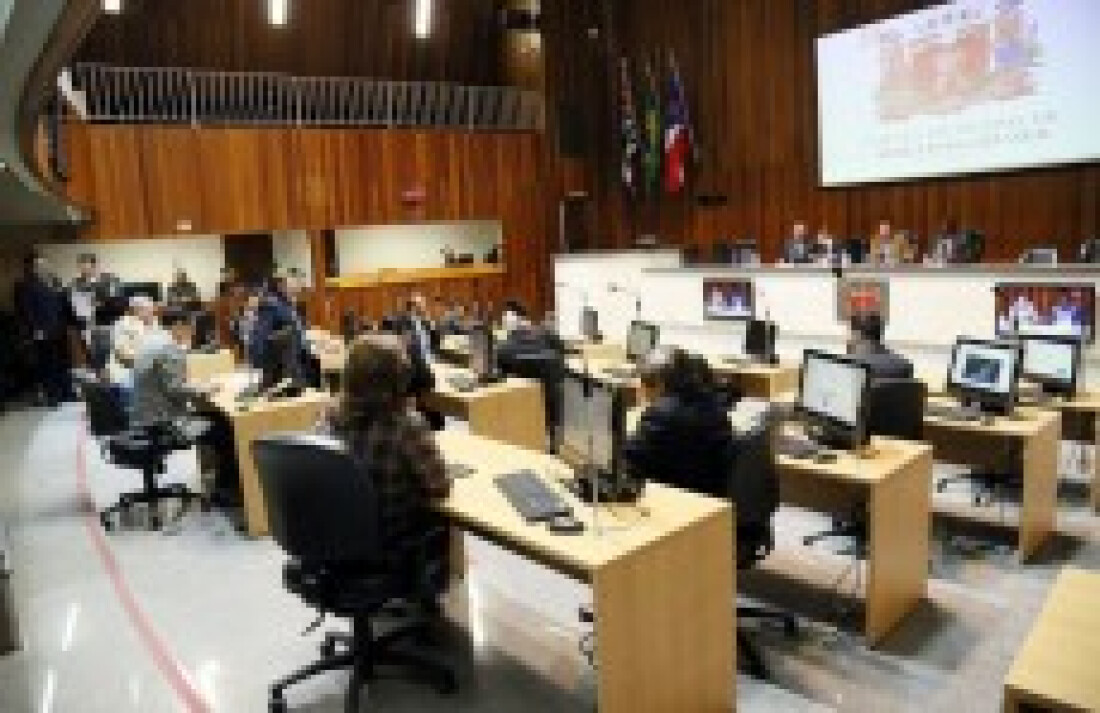 Vereador critica secretaria ao não entrar em escola