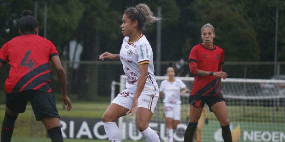 Brasileiro feminino: Ferroviária vence Athletico-PR e assume liderança