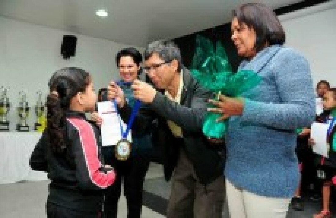 Itaquá premia alunos em concurso