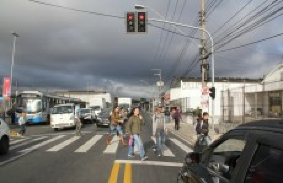 Rua dr. Prudente de Moraes ganha mais um semáforo: