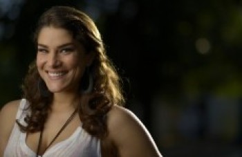 Priscila Fantin ressalta clima positivo na novela