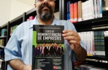 Professor da Piaget lança livro sobre Administração nesta quinta