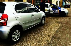 GCM de Itaquá apreende carros: