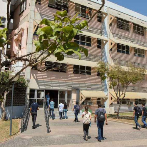 UFMG tem 76 vagas de graduação para refugiados e apátridas