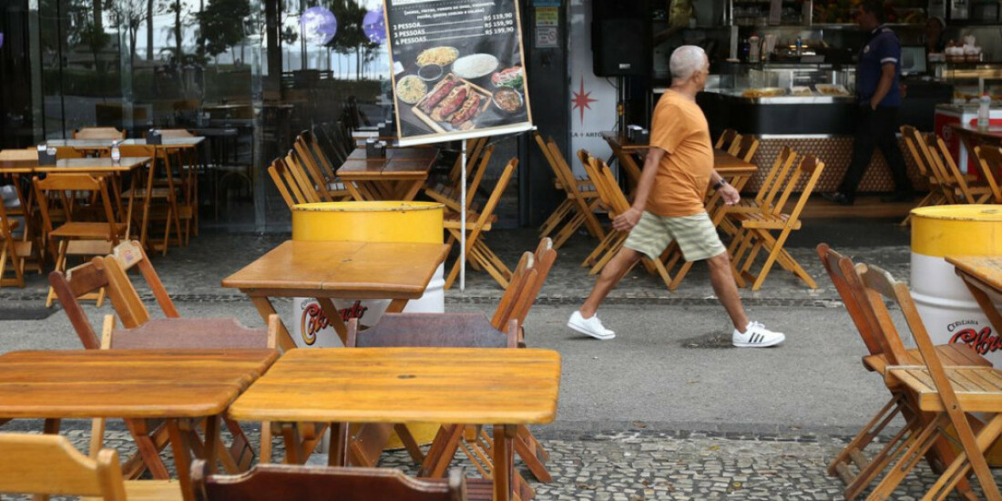 IBGE: volume de serviços cai 3,1% em janeiro em relação a dezembro