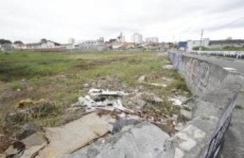 Justiça concede liminar que suspende venda de terrenos