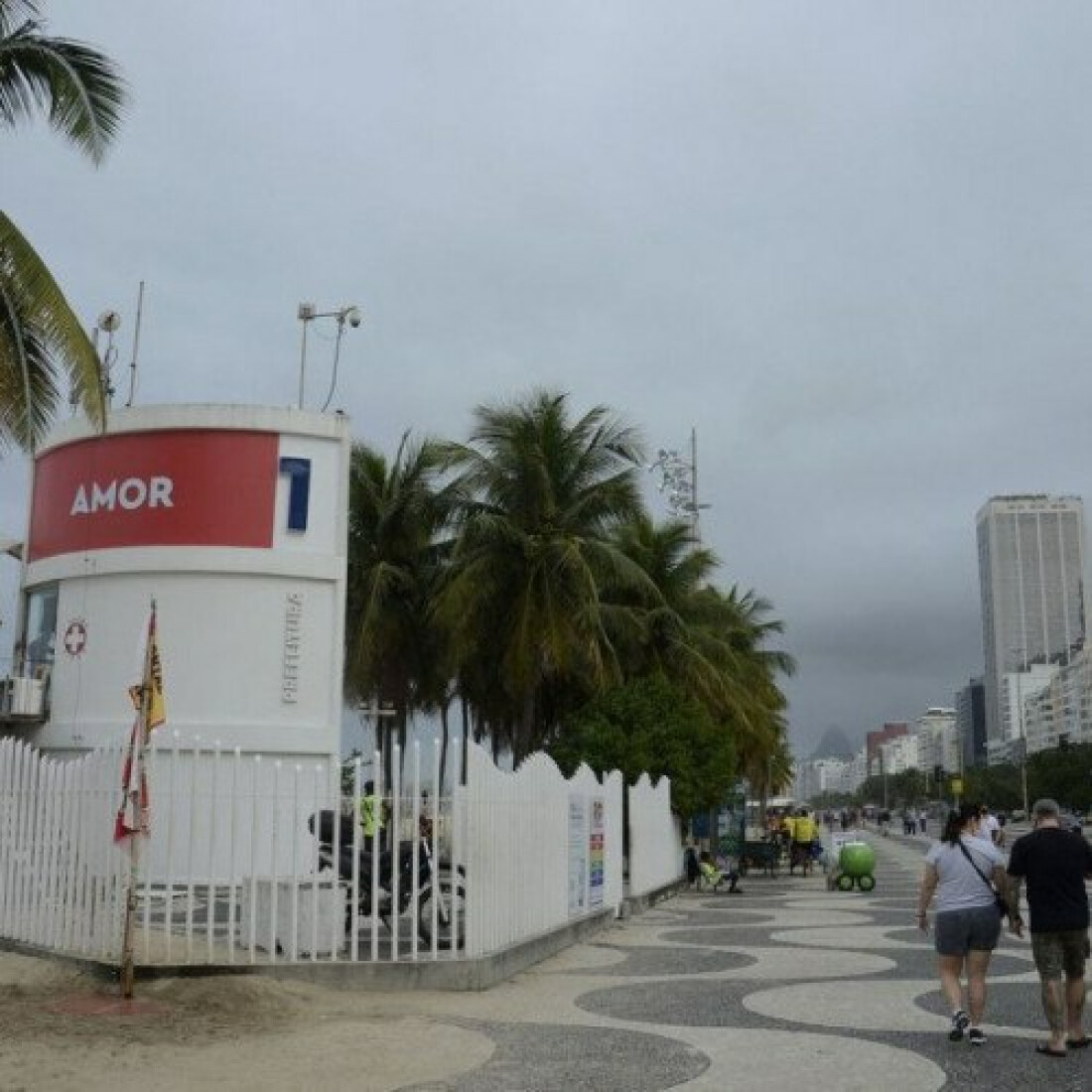 Rio de Janeiro inicia interdições para o réveillon em Copacabana