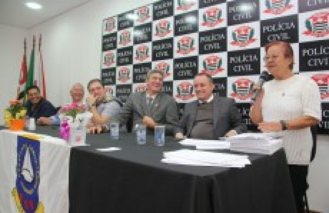 Conseg de César de Souza homenageia MN e parceiros