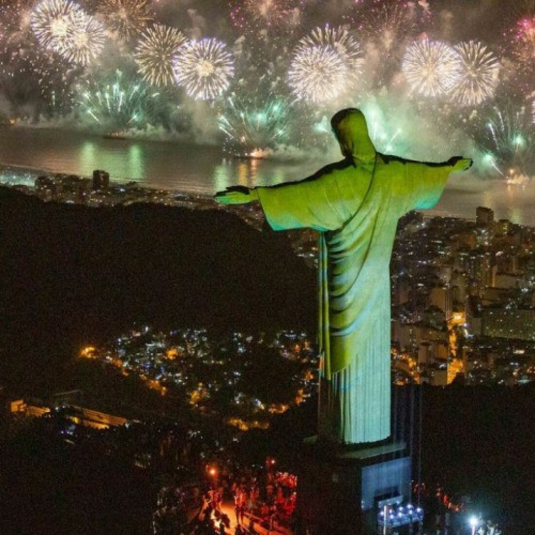 Réveillon na zona oeste do Rio terá dez pontos de queima de fogos